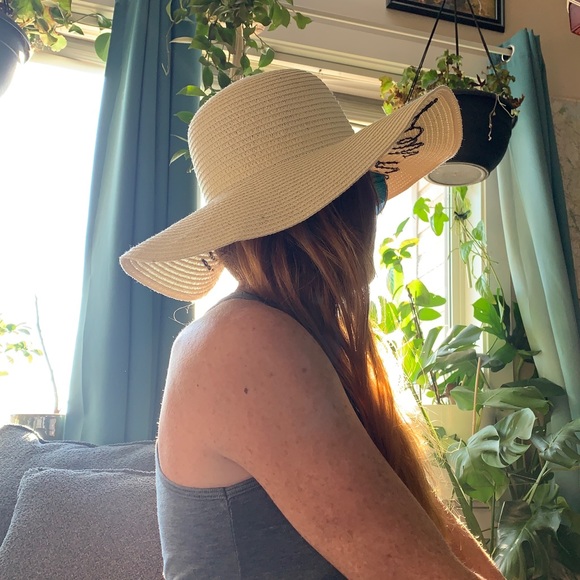 2 Sun Hats - Picture 13 of 15